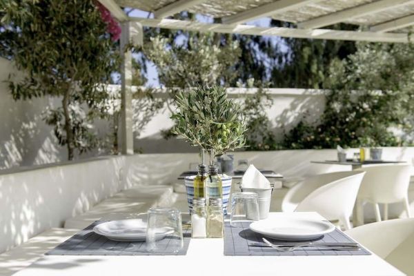 Hotel 28 (Santorini)